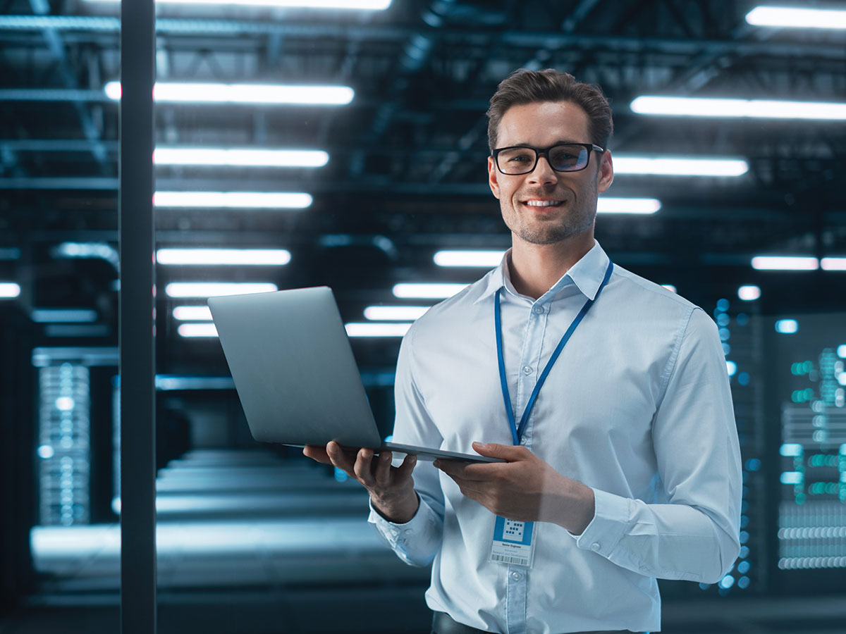 ZNG engineer in a data center